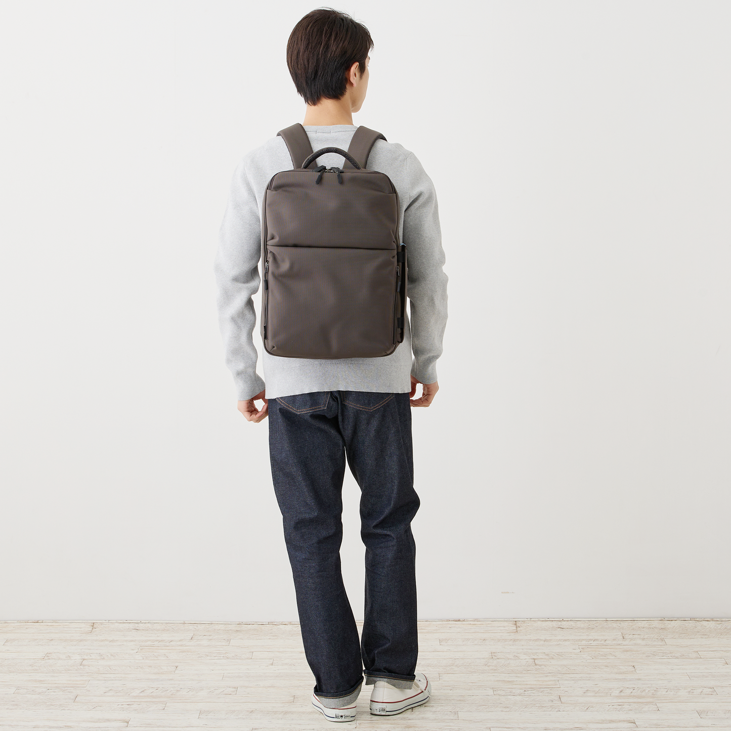 KABAG ADHD Large Charcoal Model Back
